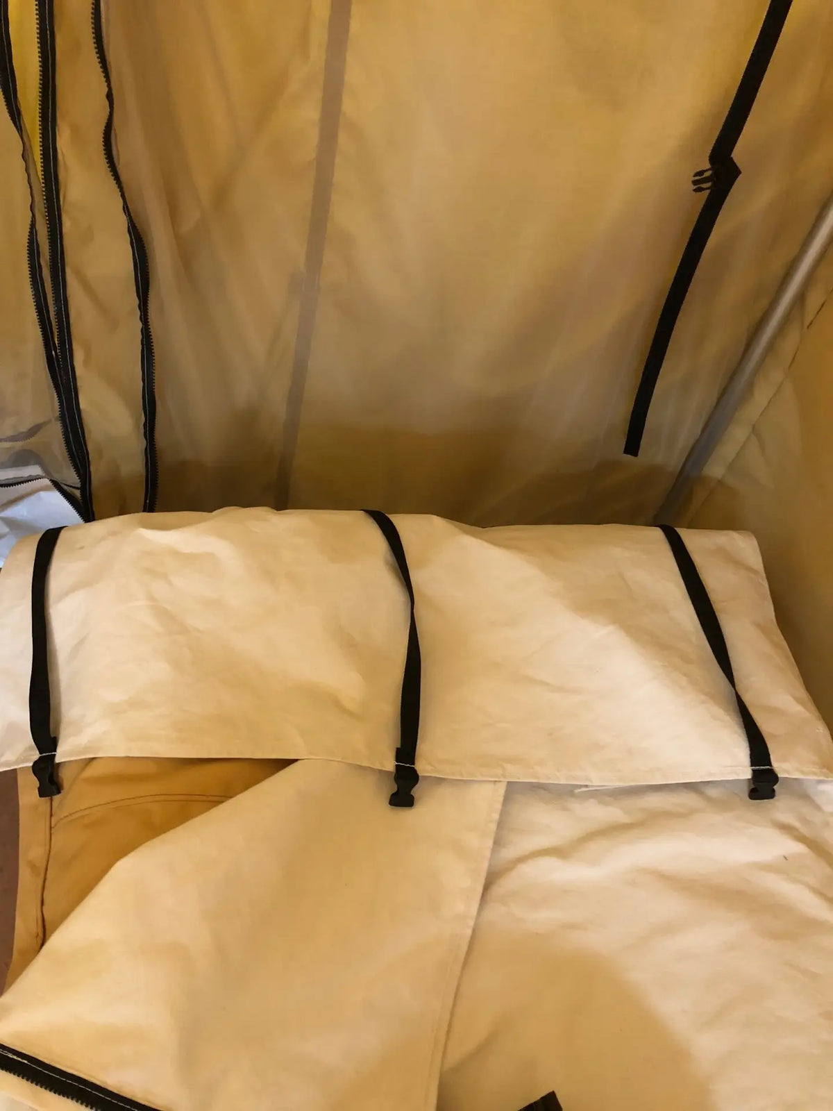 Montana Canvas- Outfitter Canvas Bedroll - Lazy L Ranch Co.